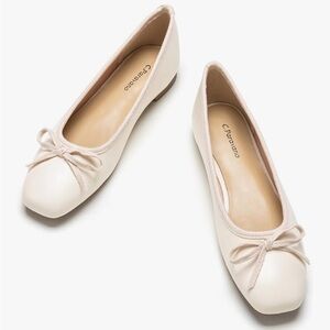 C. Paravano Brand New Cream Leather Ballet Flats size 10.5